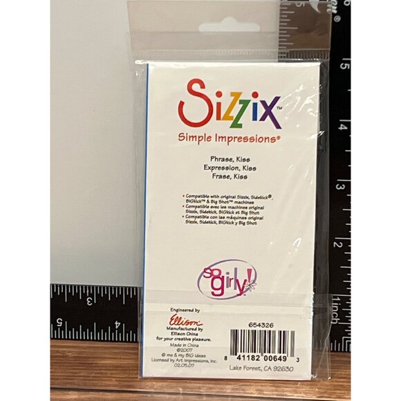 Sizzix Simple Impressions Phrase Kiss Embossing Folder 654326 - Picture 2 of 3
